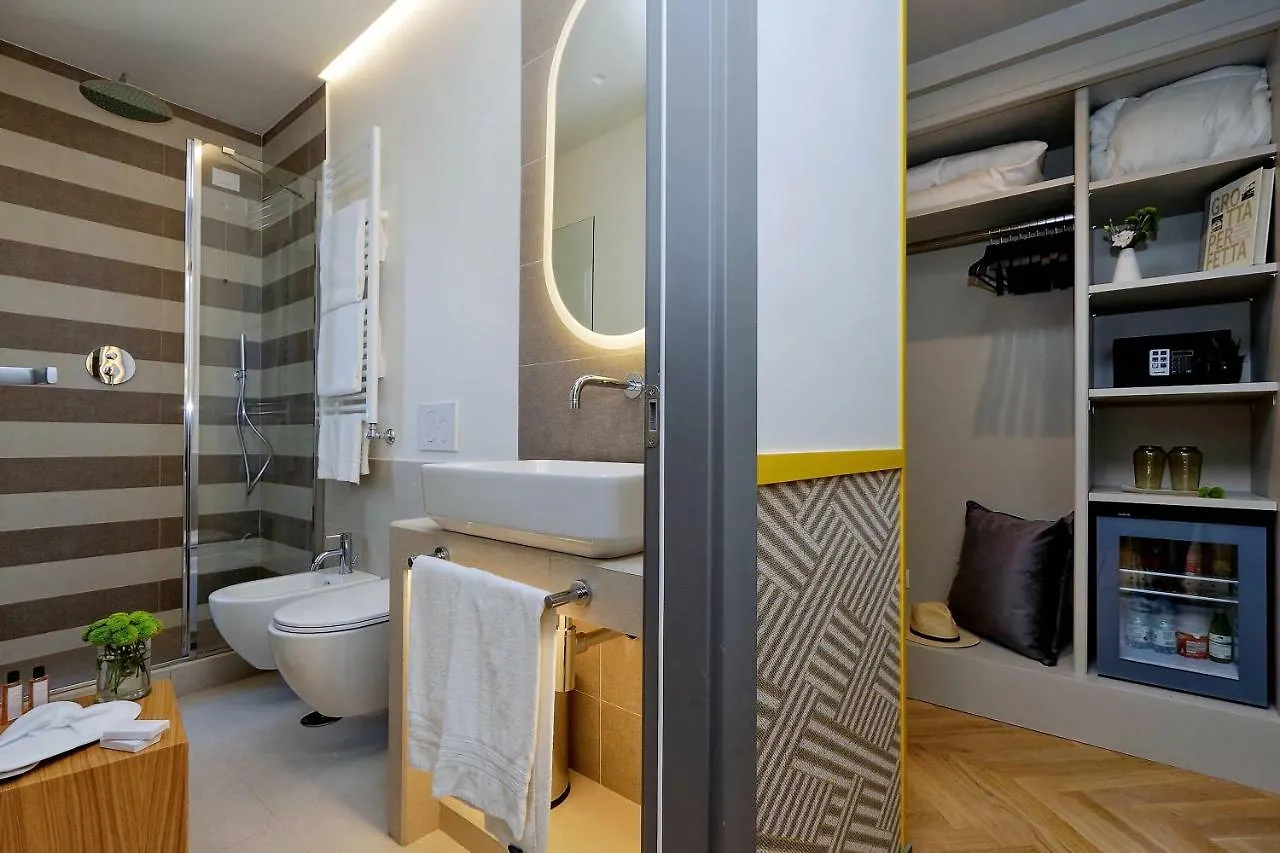 Roma Five Suites