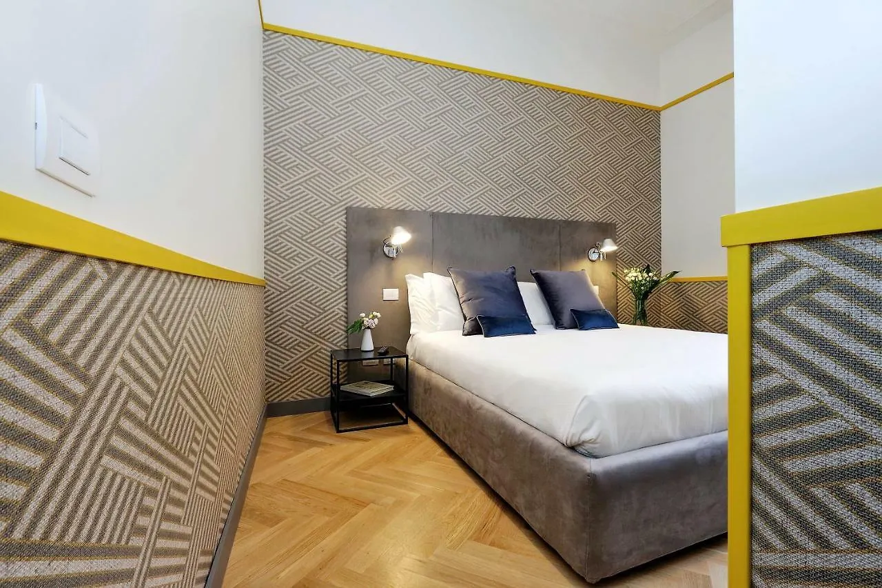 Roma Five Suites 2*,