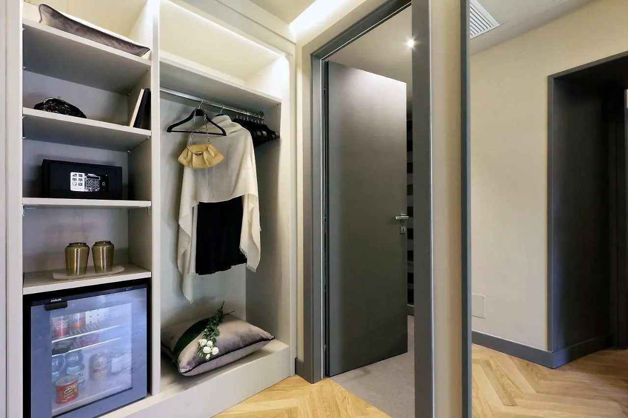 Roma Five Suites